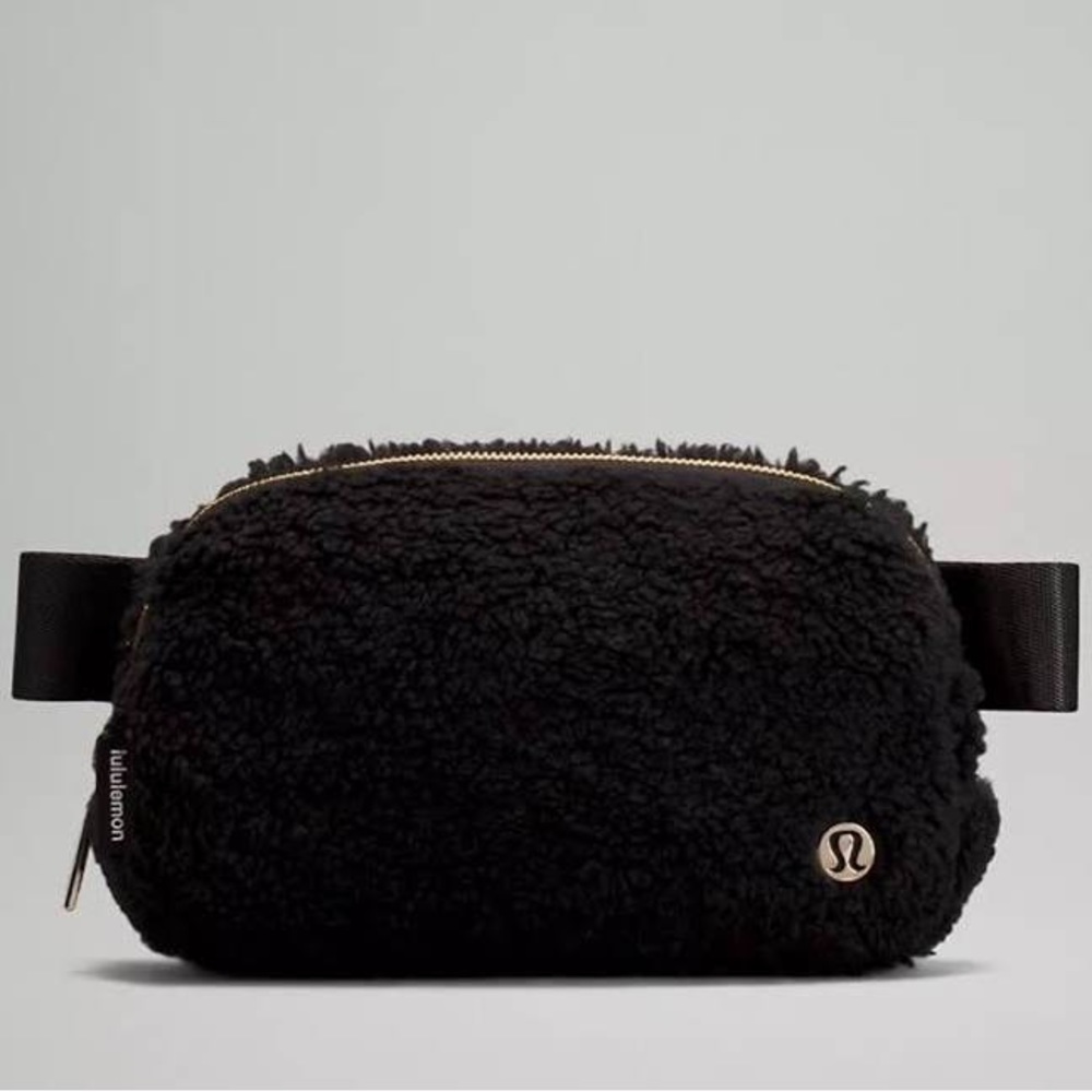 🍋NEW Lululemon Everywhere Fleece Belt Bag - Black FLEECE 🖤